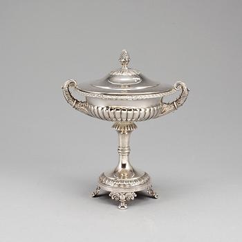 SOCKERSKÅL MED LOCK, silver, Anders Lundström, Stockholm, 1834. Vikt ca873g.