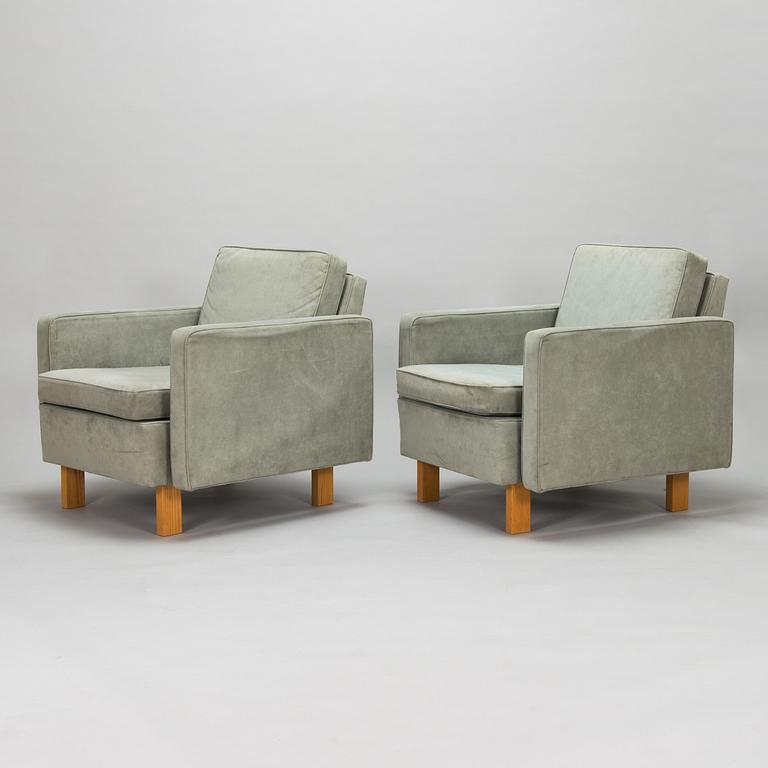 Alvar Aalto, a pair of 1960's 'RB 511' for Artek.