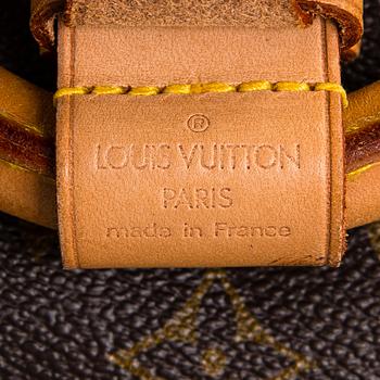 Louis Vuitton, a monogram 'Keepall 60 Bandoulière' Weekendbag.