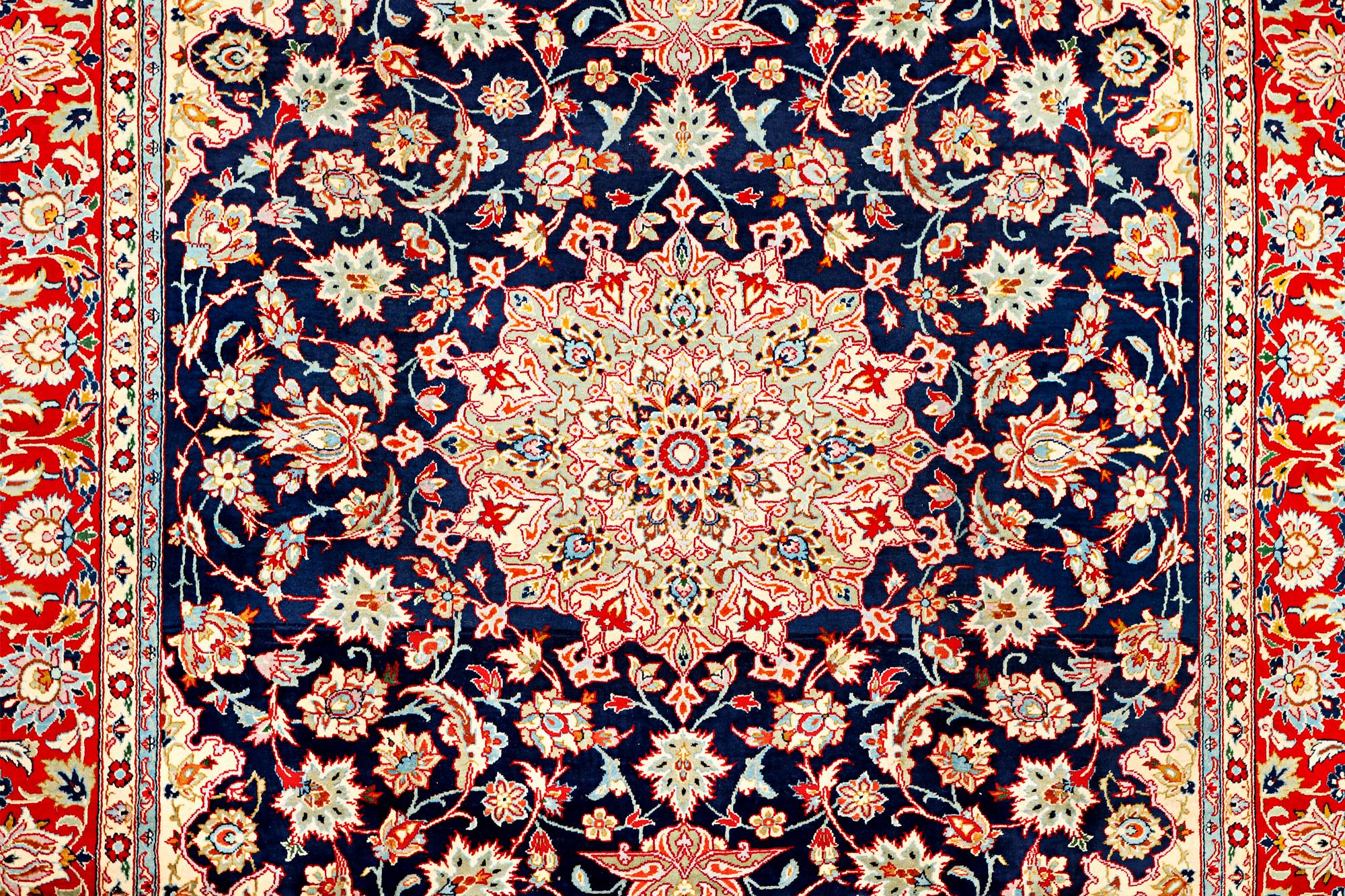 Matta, Keshan, ca. 365 x 257 cm.