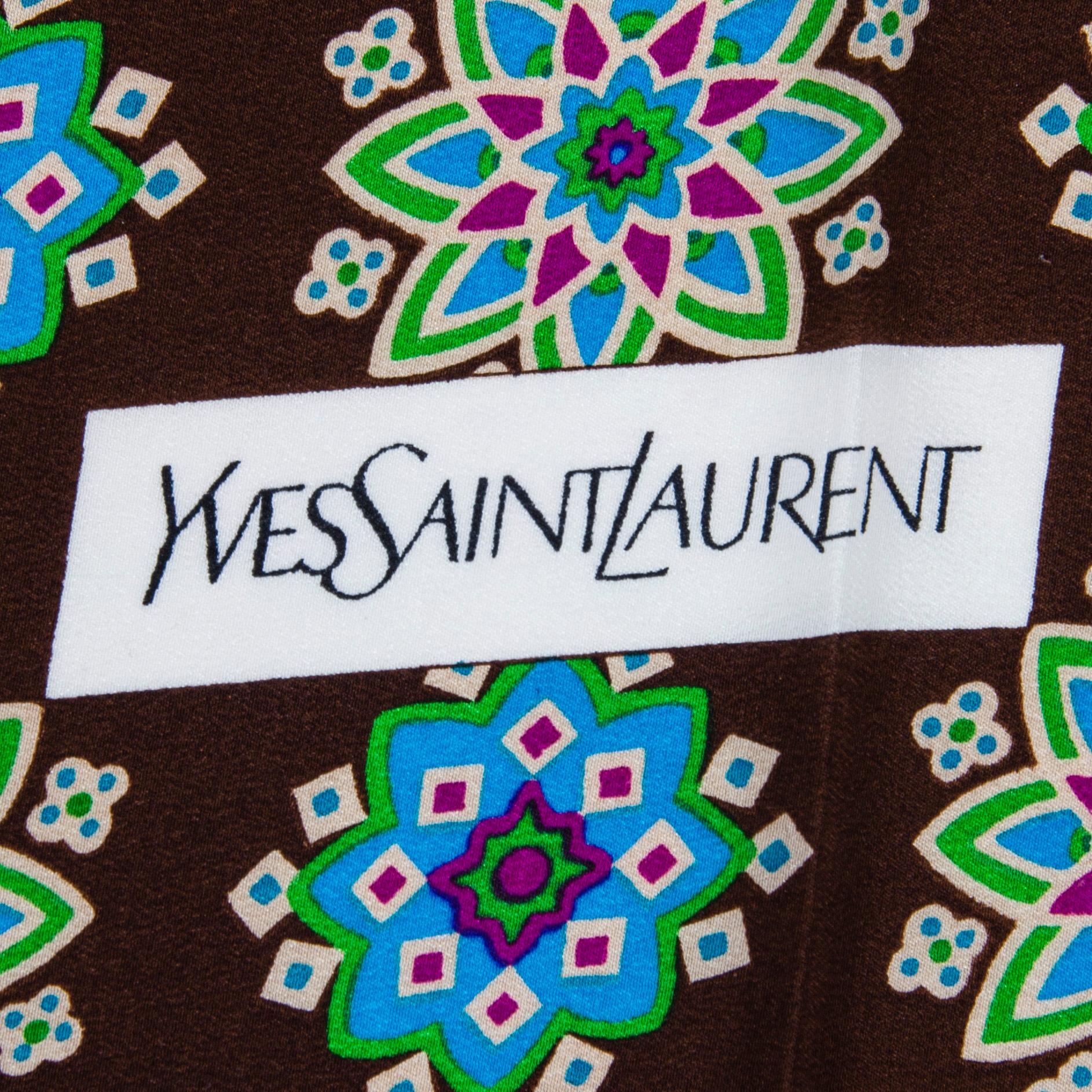 SCARF, Yves Saint Laurent.