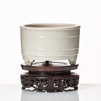 A blanc de chine censer, Qing dynasty, Kangxi (1662-1722).