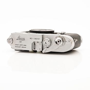 Leica M2.