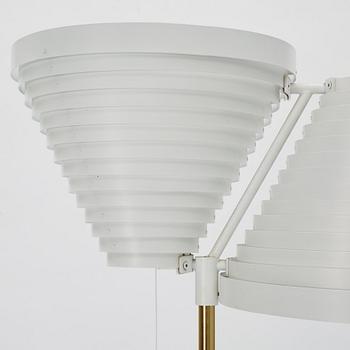 Alvar Aalto, a model A810 floor lamp,  Valaisinpaja Oy, Finland, 1900-talets slut.