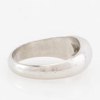 Ring in platinum set with a round brilliant-cut diamond, Harry Hermansson Stockholm 1958.