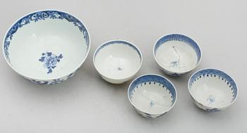 SKÅLAR, 5 st, porslin, Kina, bl a 1700-tal.