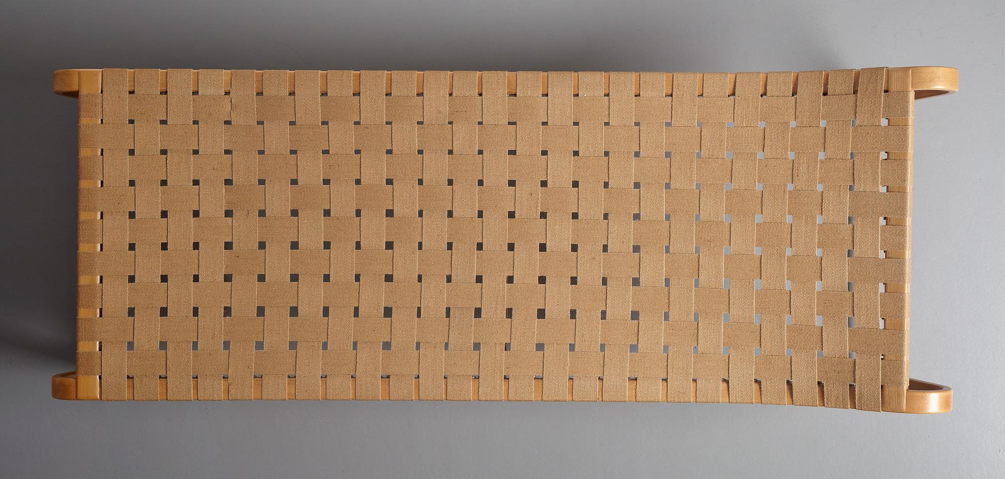 Bruno Mathsson, a Swedish Modern 'Paris' beech daybed, Firma Karl Mathsson Värnamo Sweden, 1940's.