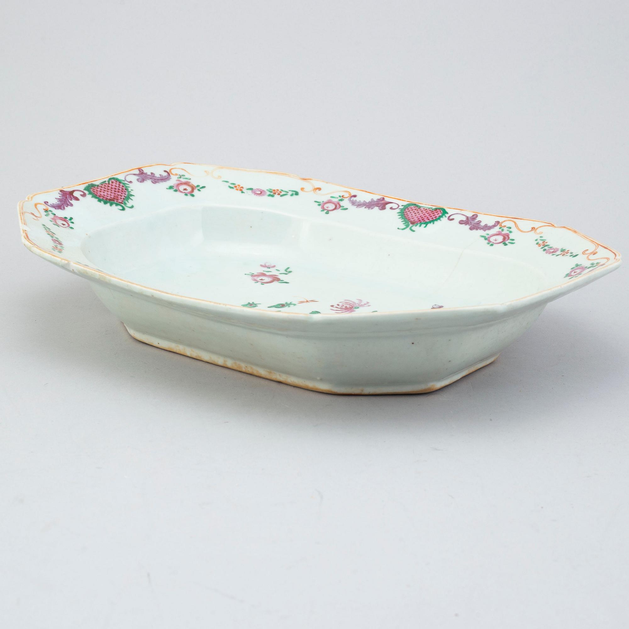 A famille rose tureen stand, Qing dynasty, Qianlong (1736-95).