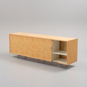 BRUNO MATHSSON, SIDEBOARD/SKÄNK, "Mi 806", 1900-talets andra hälft.