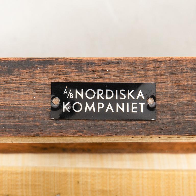 Dining group 11 dlrs England mid-20th century.