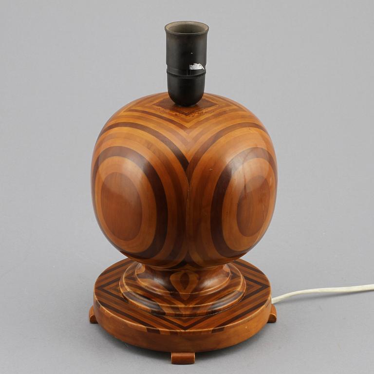 BORDSLAMPA, 1900-talets andra kvartal.