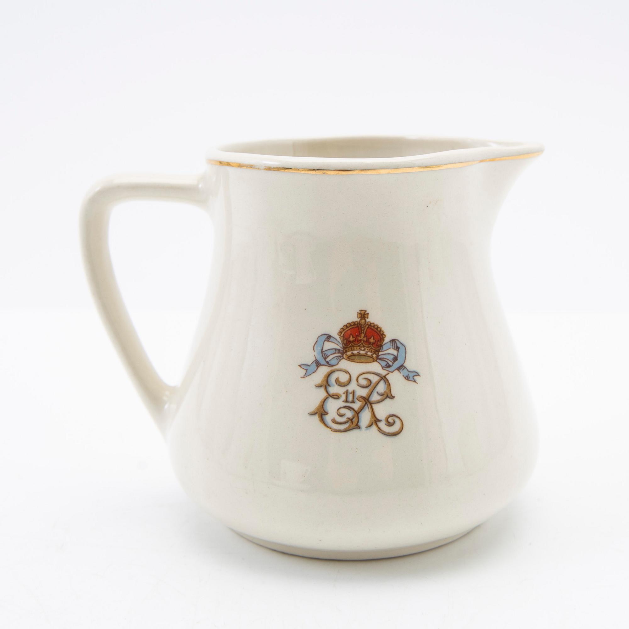 English Queen Elizabeth II Coronation Souvenir Cup and saucer 1953, seven pieces.