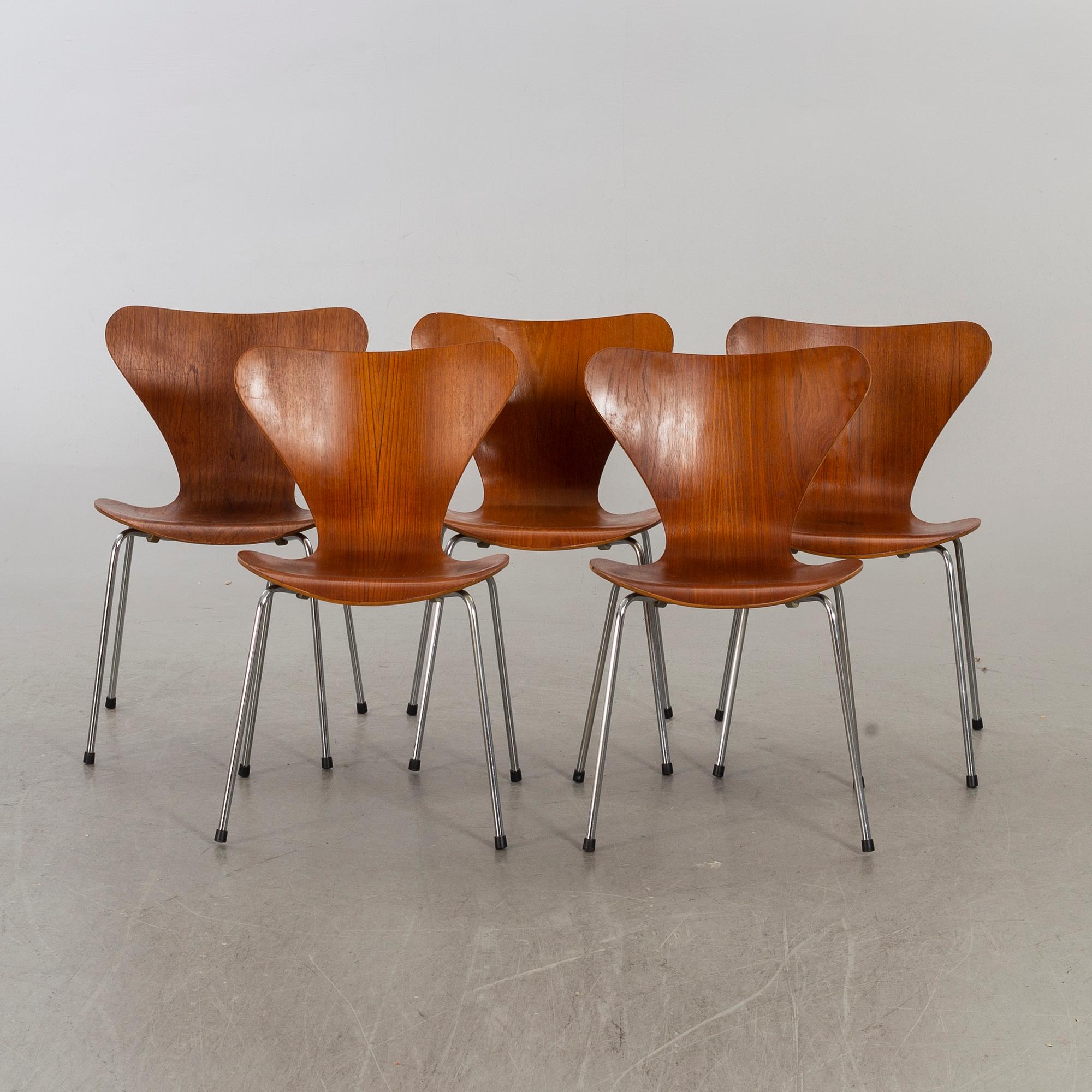 ARNE JACOBSEN, stolar 5 st "Sjuan för Fritz Hansen Danmark sent 1900-tal.