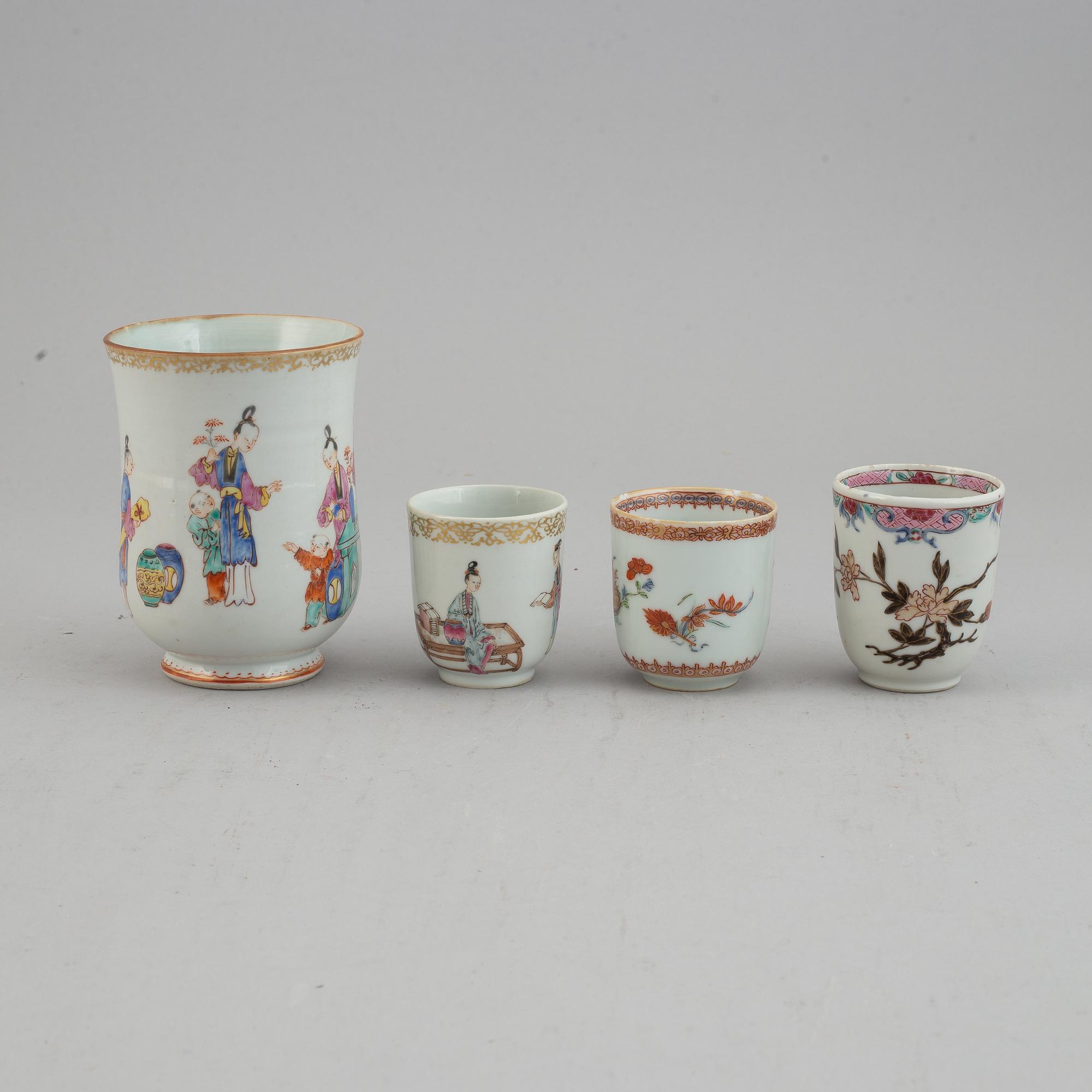 Muggar, fyra stycken, kompaniporslin. Qingdynastin, Qianlong (1736-95).