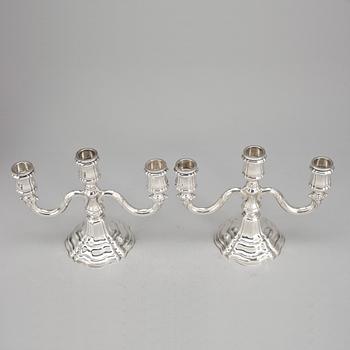 KANDELABRAR, ett par, silver, Tyskland, 1900-talets första hälft.