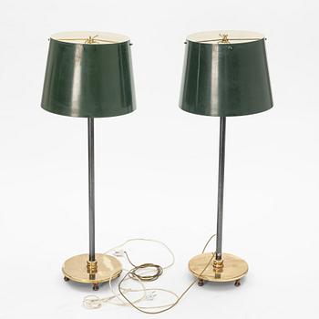 Josef Frank, golvlampor, ett par, modell 2564, Firma Svenskt Tenn.