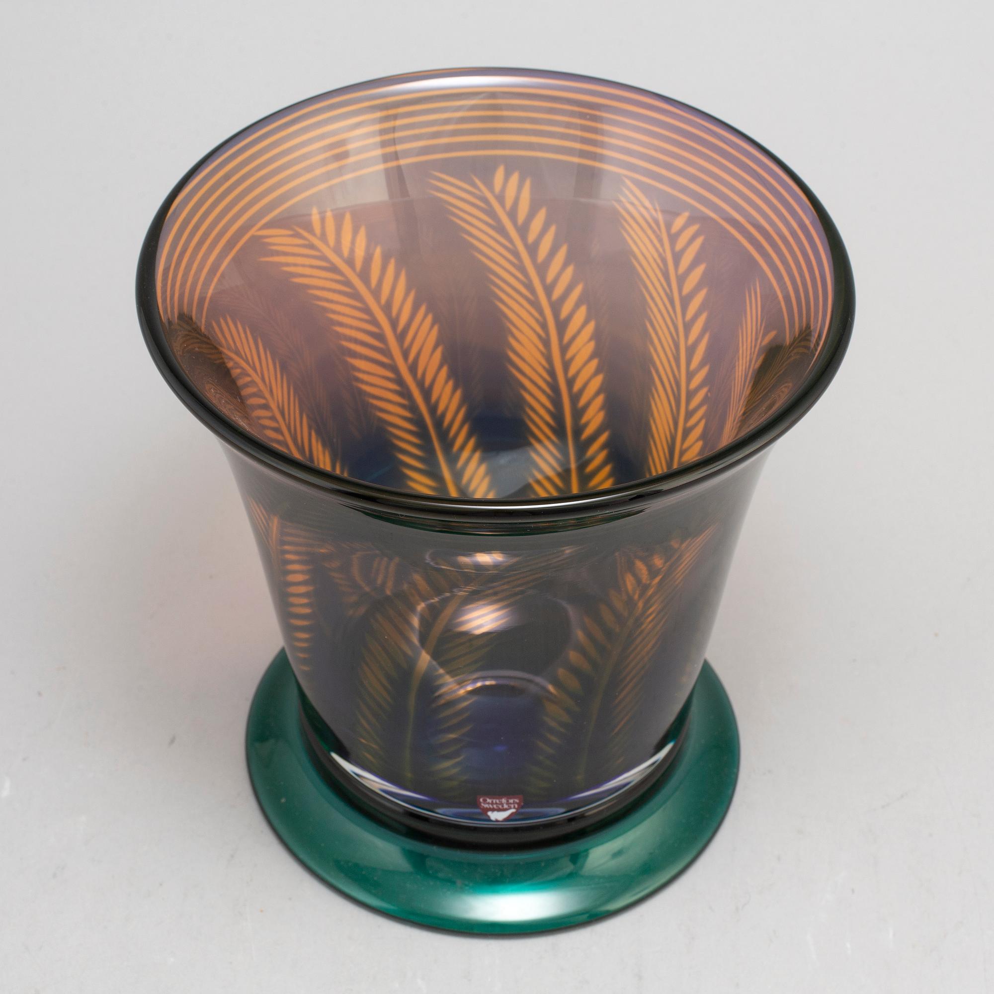 GUNNAR CYRÈN, vas, glas, Graal, Orrefors, signerad och numrerad 960072 EA 2-89.