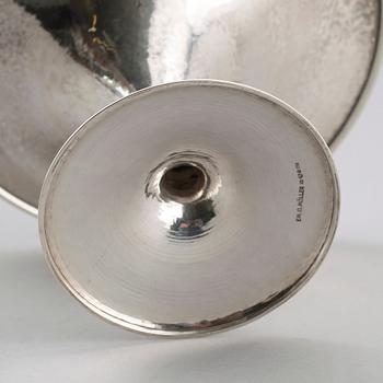 SKÅL PÅ FOT, silver, EM O Möller, Malmö 1925. Vikt ca 229 g.