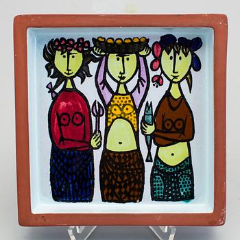 STIG LINDBERG, three "Karneval" faience dishes, Gustavsberg 1950/60s.