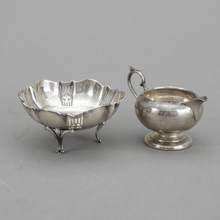 PARTI SILVER, 2 delar, bla Thomas Levesley, Sheffield, 1918. Total vikt ca 163g.