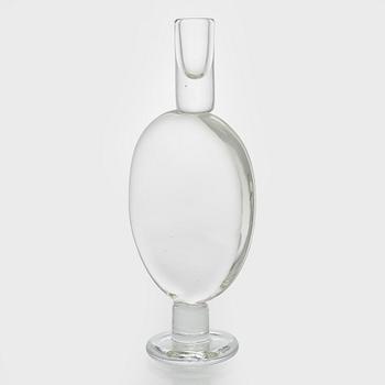 Oiva Toikka, A glass candle holder, signed Oiva Toikka Nuutajärvi Notsjö.