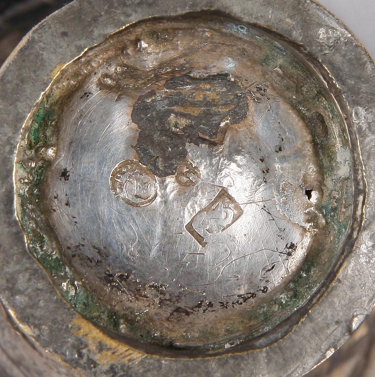 BÄGARE SAMT KALK, silver, Kristianstad 1812. Otydl mästarstämplar.