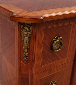 BYRÅ/BESTICKSCHATULL, gustaviansk stil, 1900-talets andra hälft.