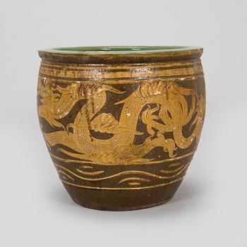 Lattiaruukku, keramiikkaa. Kiina, 1900-luku.