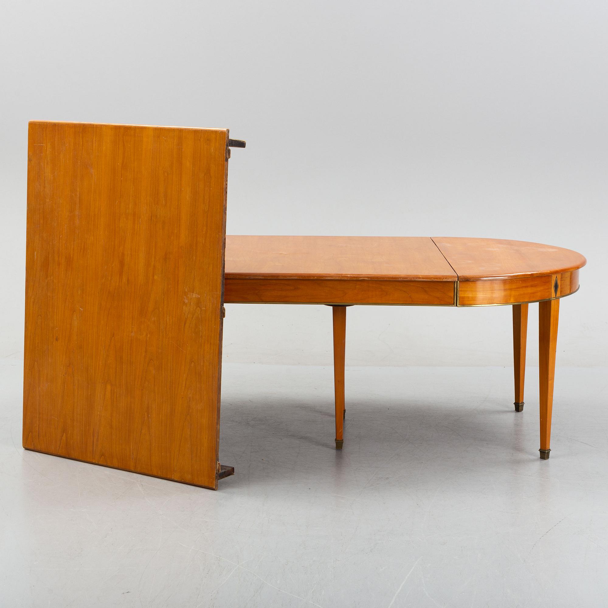 Matbord, Biedermeier, 1800-talets mitt. Proveniens: Freddie Mercury.