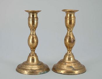LJUSSTAKAR, 2 st, mässing, 1800-tal.