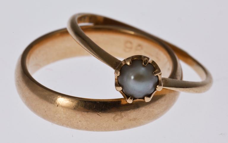 RINGAR, 2 st, 18 K guld, Sverige. Tot vikt 6 gr.