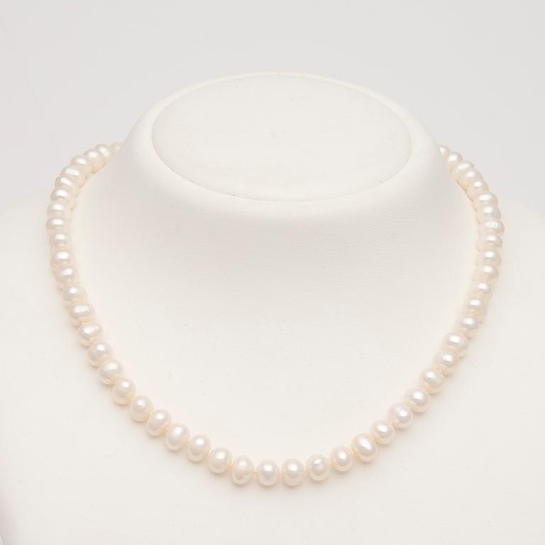 PÄRLCOLLIER, odlade sötvattenspärlor, lås i 14K guld.