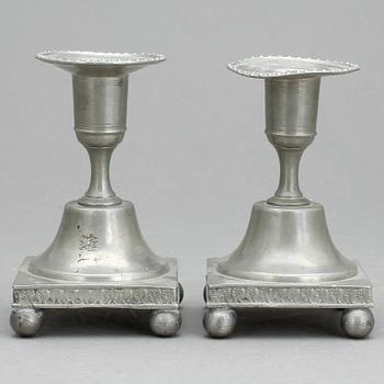 LJUSSTAKAR, ett par, tenn, 1800-tal.