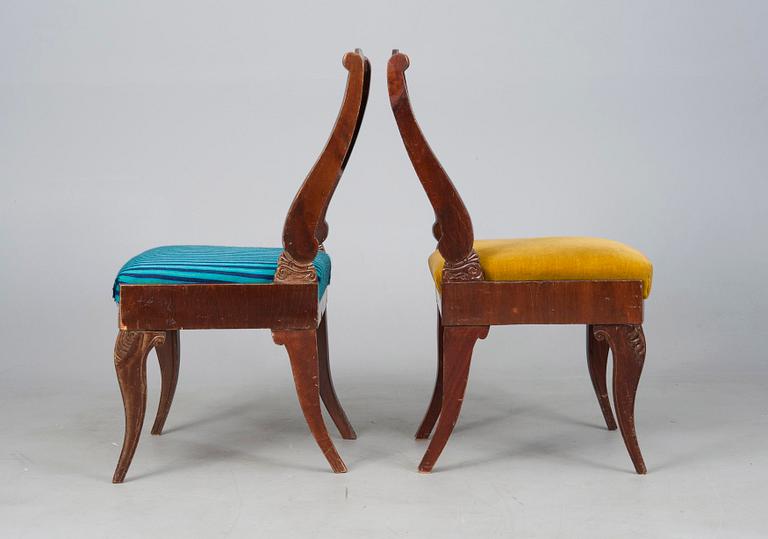 STOLAR, ett par, mahognyfaner, biedermeierstil, Ryssland sekelskiftet 1800/1900-tal.