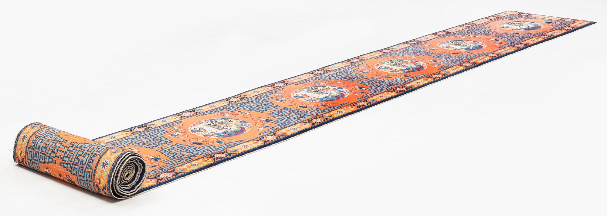 Gallerimatta, antik Ningxia, nordvästra Kina, ca 763 x 72 cm.