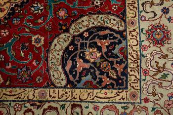 Matto, semi-antique Tabriz, signed ca 335,5 x 256,5 - 261,5 cm.