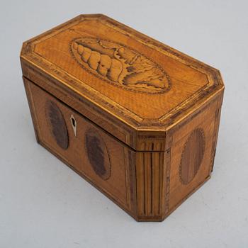 A late gustavian wooden tea box, early 19th century.