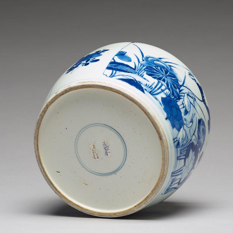 KRUKA, porslin. Qingdynastin, Kangxi (1662-1722).