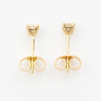 Earrings 14K gold with brilliant-cut diamonds.