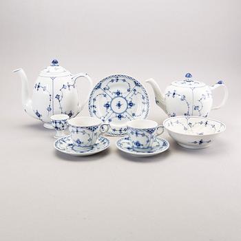 A 24 pcs Musselmalet service from Royal Copenhagen Denmark porcelain first half of the 20th century.