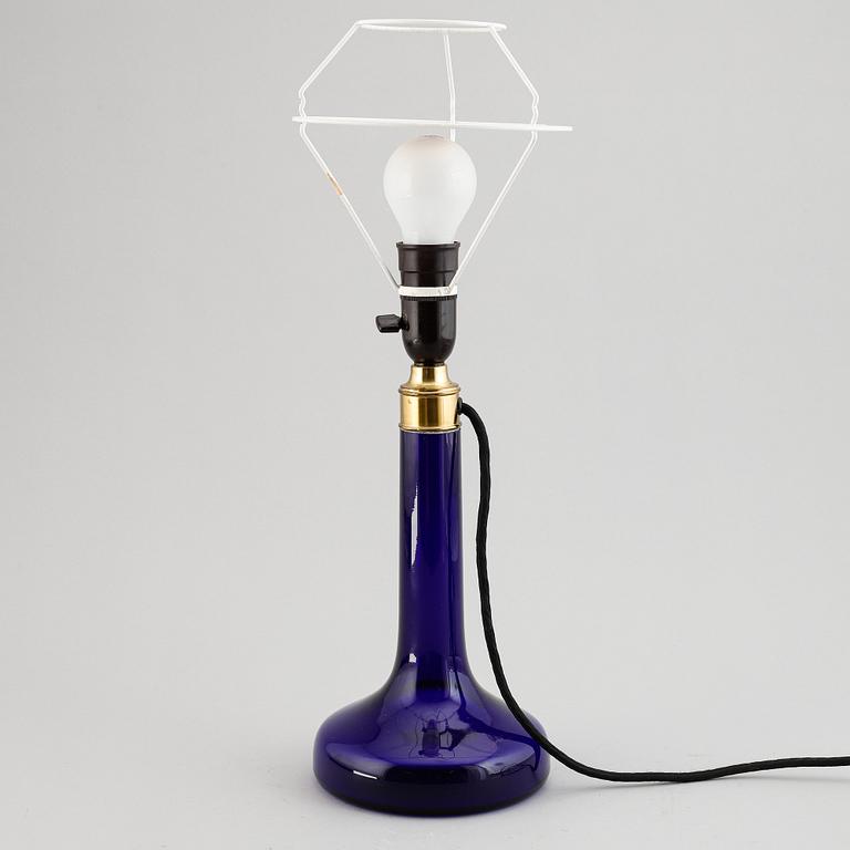Gunnar Biilmann Petersen, a modell 343 table lamp for Le Klint.