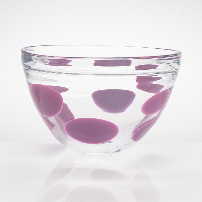 Ann Wåhlström, a glass bowl, signed 9AWÅED 01500 1/30, Kosta Boda Ann Wåhlström Edition 2/30.