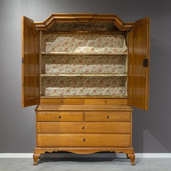 A mid 18th Century oak cabinet.