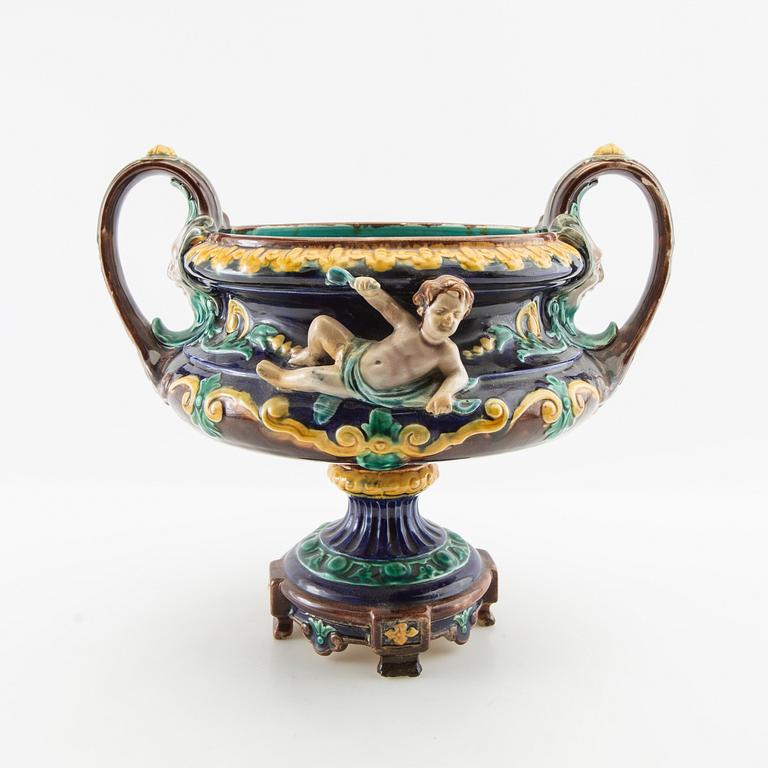 Vase Neo-Renaissance Rörstrand circa 190 majolica.