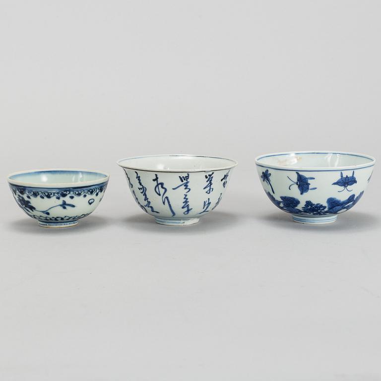 A group of three blue and white bowl, Ming dynasty (1368-1644).