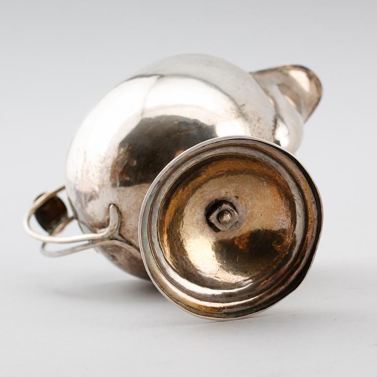 KANNA, silver, Olof H Bergström, Uppsala 1822. Vikt ca 158 gram.