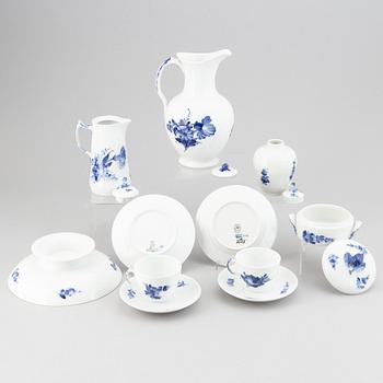 Royal Copenhagen, a part 'Blå Blomst' coffee service, Denmark (40 pieces).