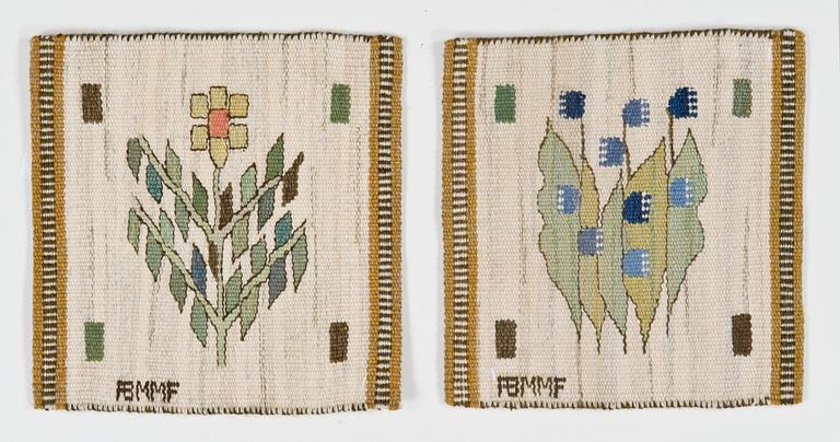 VÄVNADER, 2 st. "Blomlapp". Gobelängteknik. Ca 27x26,5 cm vardera. Signerade AB MMF (AB Märta Måås-Fjetterström).