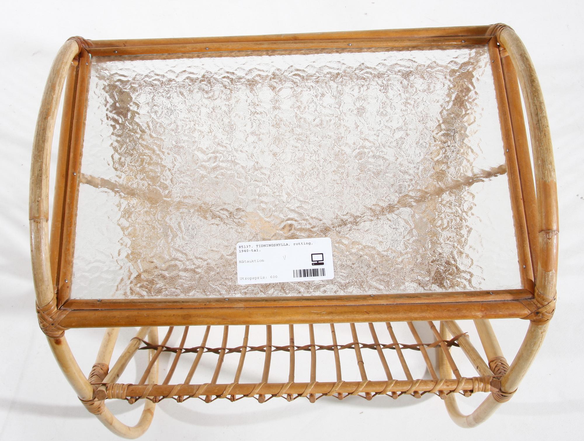 TIDNINGSHYLLA, rotting, 1940-tal.