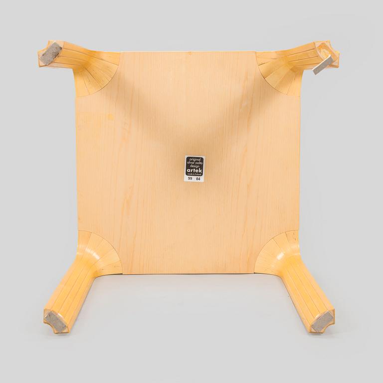 Alvar Aalto, pall X601, Artek 1999.